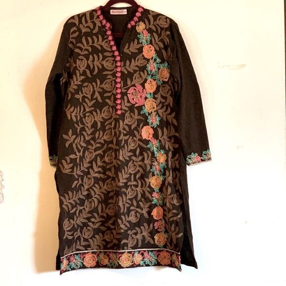 Royal Queen Dress Knit Embroidered Side Slits Pockets Sz XXL Gorgeous - Picture 7 of 7